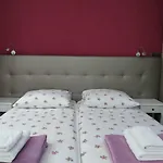 Πανσιόν Am Knittenberg 3*
