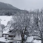Πανσιόν Am Knittenberg 3*