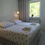 Πανσιόν Am Knittenberg 3*