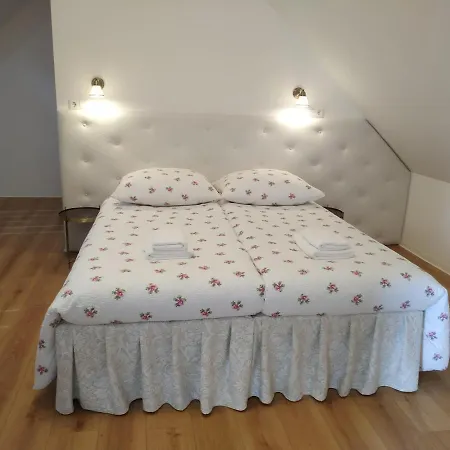 招待所 尼藤博尔格早餐加住宿酒店